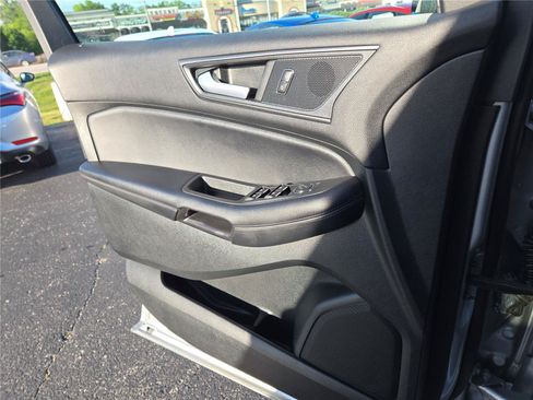 Used 2023 Ford Edge SE AWD/4WD image 17