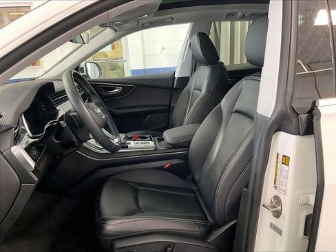 Used 2023 Audi Q8 Premium w/ Convenience Package AWD/4WD image 10