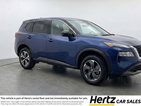 Used 2025 Nissan Rogue SV AWD/4WD image 1