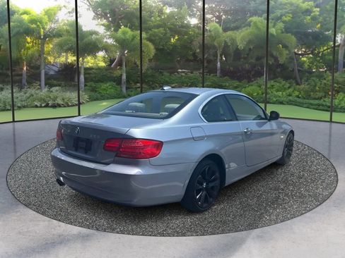Used 2011 BMW 328i xDrive Coupe AWD/4WD image 5