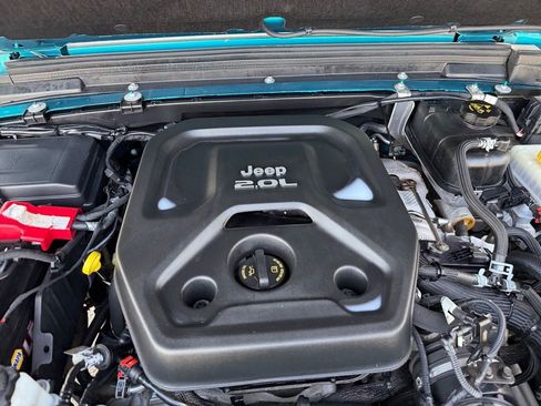 Used 2019 Jeep Wrangler Unlimited Sahara AWD/4WD image 30