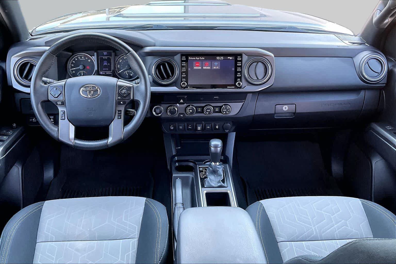 Used 2020 Toyota Tacoma TRD Sport w/ Technology Package AWD/4WD image 15