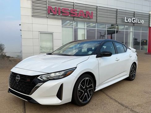 Certified 2024 Nissan Sentra SR image 1