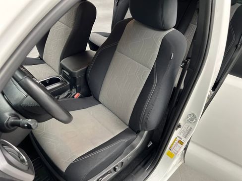 Used 2023 Toyota Tacoma TRD Off-Road image 9