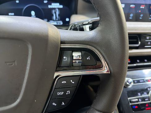 Used 2023 Lincoln Nautilus AWD w/ Premium Package image 15