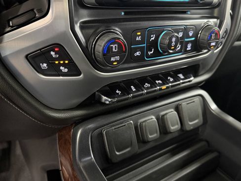 Used 2019 GMC Sierra 2500 SLT w/ Duramax Plus Package image 16