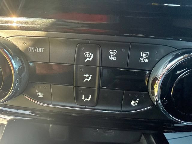Used 2024 Chevrolet Trax RS w/ Sunroof Package FWD image 15