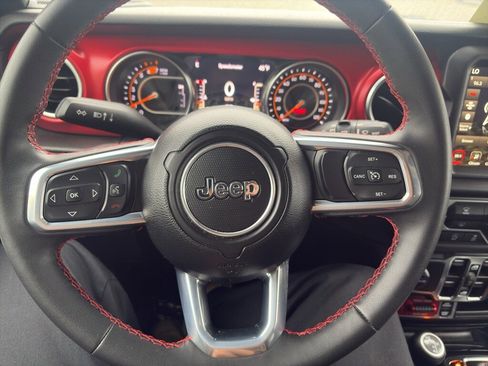 Used 2023 Jeep Wrangler Unlimited Rubicon image 11