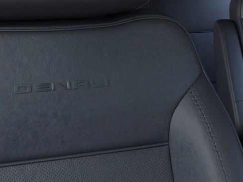 New 2026 GMC Yukon Denali w/ Denali Reserve Package AWD/4WD image 21