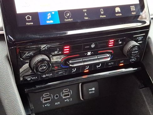 Used 2021 Jeep Grand Cherokee L Limited image 18