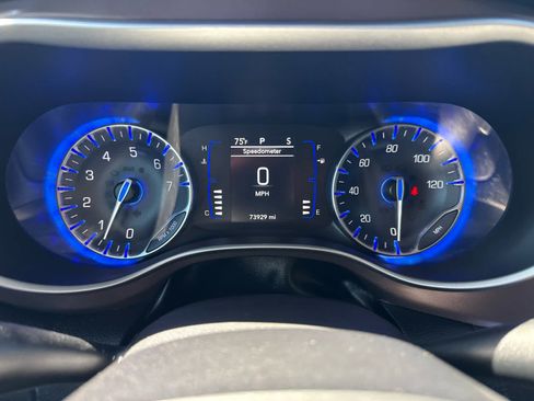 Used 2020 Chrysler Voyager LX FWD image 20
