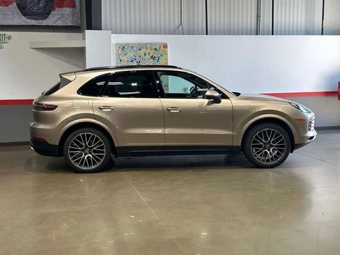 Used 2019 Porsche Cayenne AWD/4WD image 5