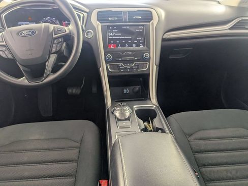 Used 2019 Ford Fusion SE FWD image 24