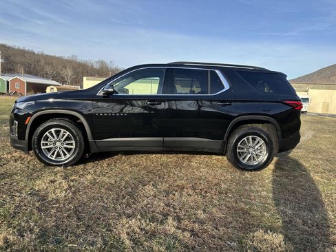 Used 2023 Chevrolet Traverse LT image 4