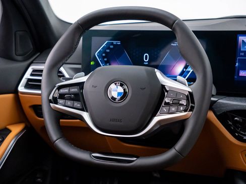 Certified 2025 BMW 330i xDrive Sedan AWD/4WD image 11