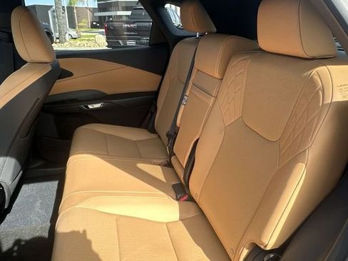 Used 2025 Lexus RX 350 Premium image 25