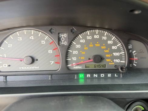 Used 2002 Toyota 4Runner SR5 w/ Leather Trim Pkg AWD/4WD image 96