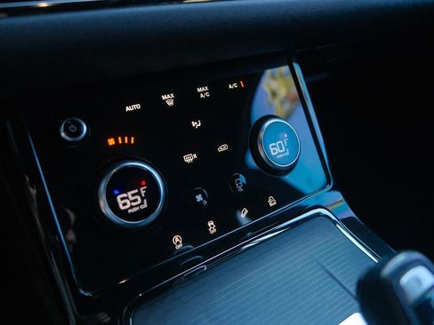 Used 2023 Land Rover Range Rover Evoque R-Dynamic SE image 21