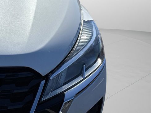 Certified 2021 Nissan Kicks SV image 17