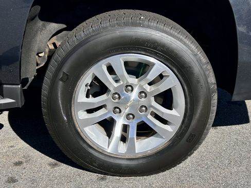 Used 2020 Chevrolet Suburban LT image 6