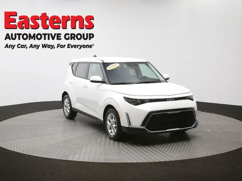 Used 2025 Kia Soul LX w/ LX Technology Package FWD image 50
