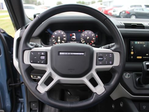 Used 2024 Land Rover Defender 110 S image 18