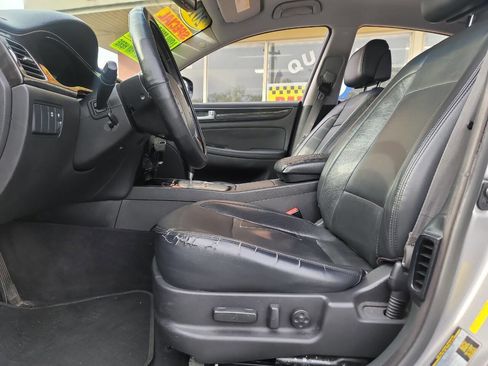 Used 2013 Hyundai Genesis 3.8 image 19