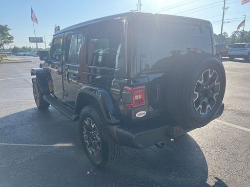 New 2026 Jeep Wrangler Unlimited Sahara AWD/4WD image 22