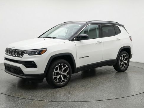 Used 2025 Jeep Compass Limited image 3