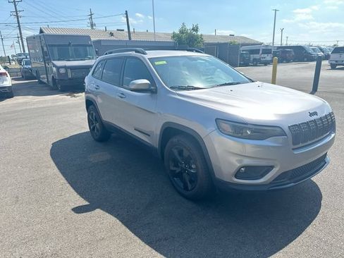 Used 2020 Jeep Cherokee Latitude Plus AWD/4WD image 11