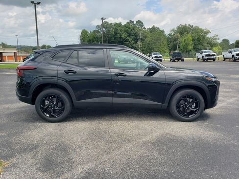 New 2026 Chevrolet Trax LT w/ Driver Confidence Package FWD image 5