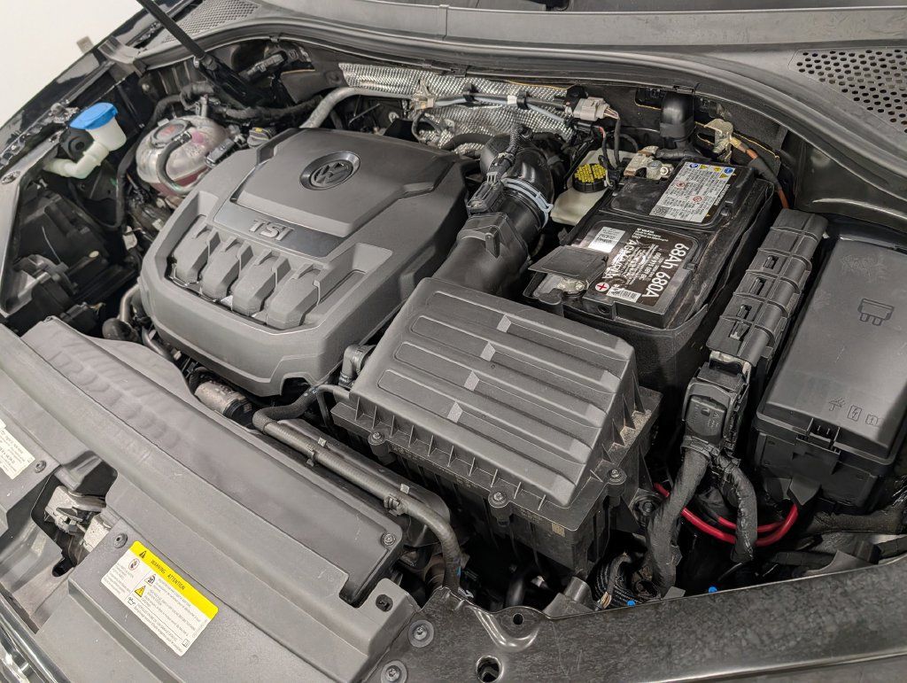 Used 2021 Volkswagen Tiguan SEL AWD/4WD image 35