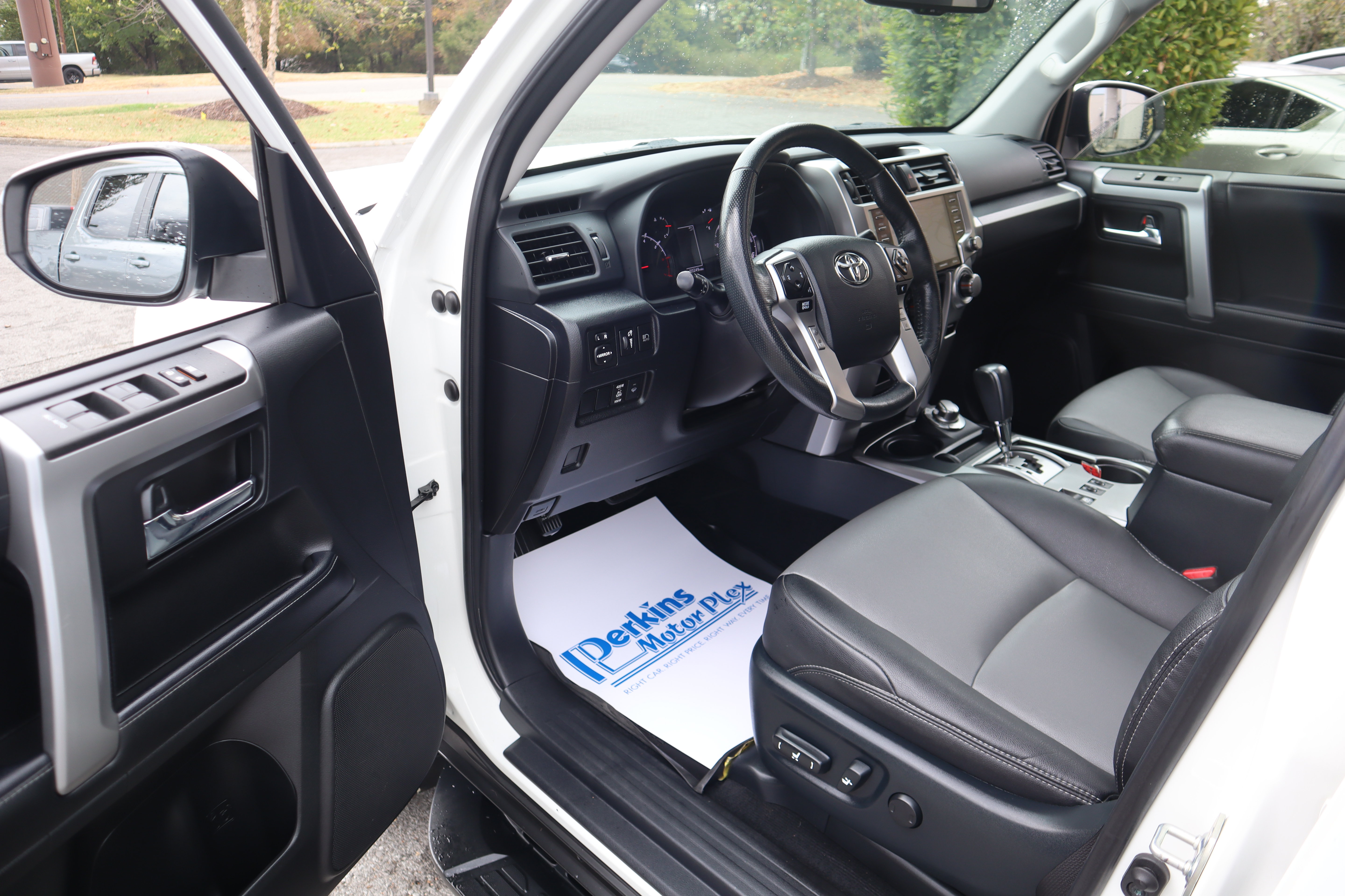 Used 2023 Toyota 4Runner SR5 Premium w/ Moonroof Package AWD/4WD image 3