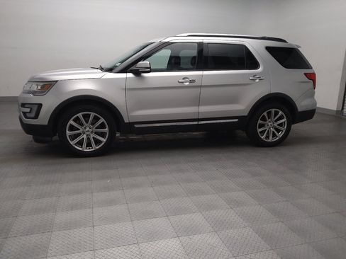 Used 2017 Ford Explorer Limited FWD image 2