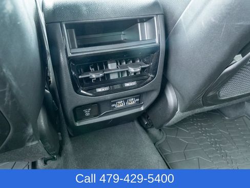 Used 2025 Jeep Grand Cherokee Altitude AWD/4WD image 35