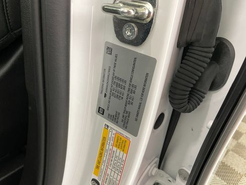 Certified 2024 Chevrolet Suburban Z71 w/ Luxury Package image 41