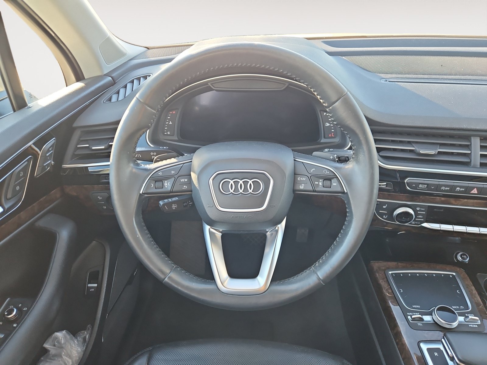 Used 2018 Audi Q7 3.0T Prestige AWD/4WD image 12