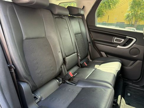 Used 2019 Land Rover Discovery Sport SE AWD/4WD image 16
