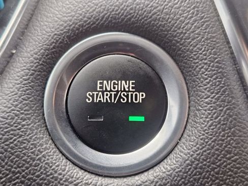 Used 2023 Chevrolet Traverse RS AWD/4WD image 25