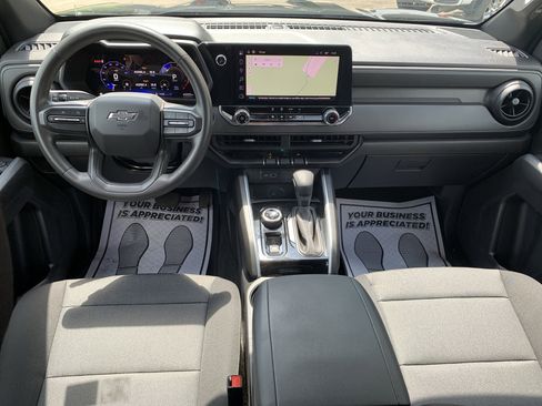 Used 2024 Chevrolet Colorado Trail Boss w/ Technology Package AWD/4WD image 32