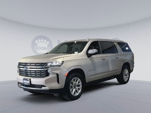 Used 2023 Chevrolet Suburban Premier w/ Premium Package image 5