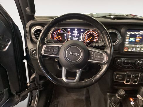 Used 2020 Jeep Wrangler Unlimited Sahara image 12