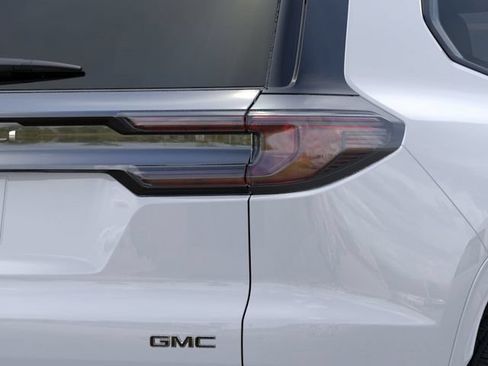 New 2026 GMC Acadia Denali Ultimate w/ LPO, Floor Liner Package AWD/4WD image 11