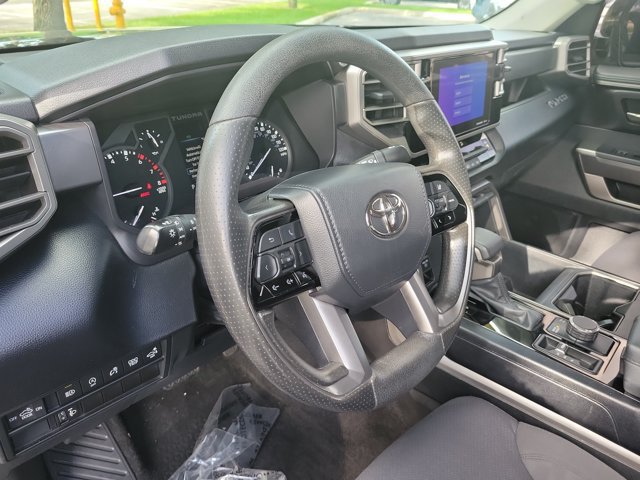 Used 2022 Toyota Tundra SR5 w/ SR5 Convenience Package AWD/4WD image 23