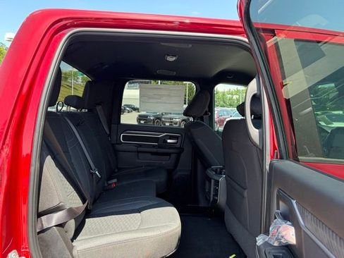 New 2026 RAM 2500 Big Horn AWD/4WD image 36