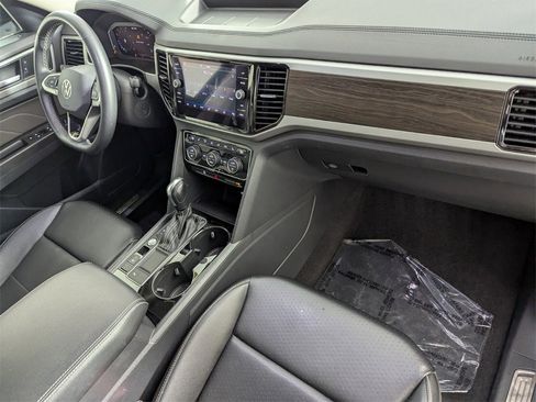 Used 2022 Volkswagen Atlas SE image 35