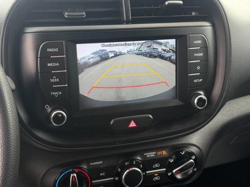 Used 2020 Kia Soul LX FWD image 20