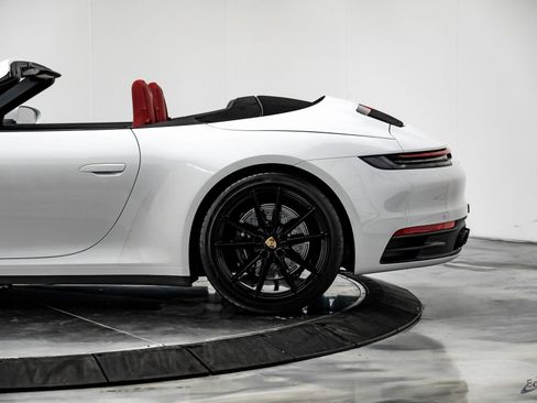 Used 2021 Porsche 911 Carrera 4 image 9