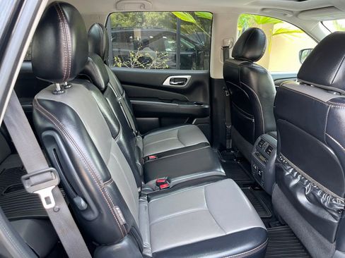 Used 2019 Nissan Pathfinder SL image 23