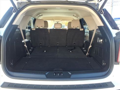 Certified 2022 Ford Explorer XLT w/ Equipment Group 202A image 10